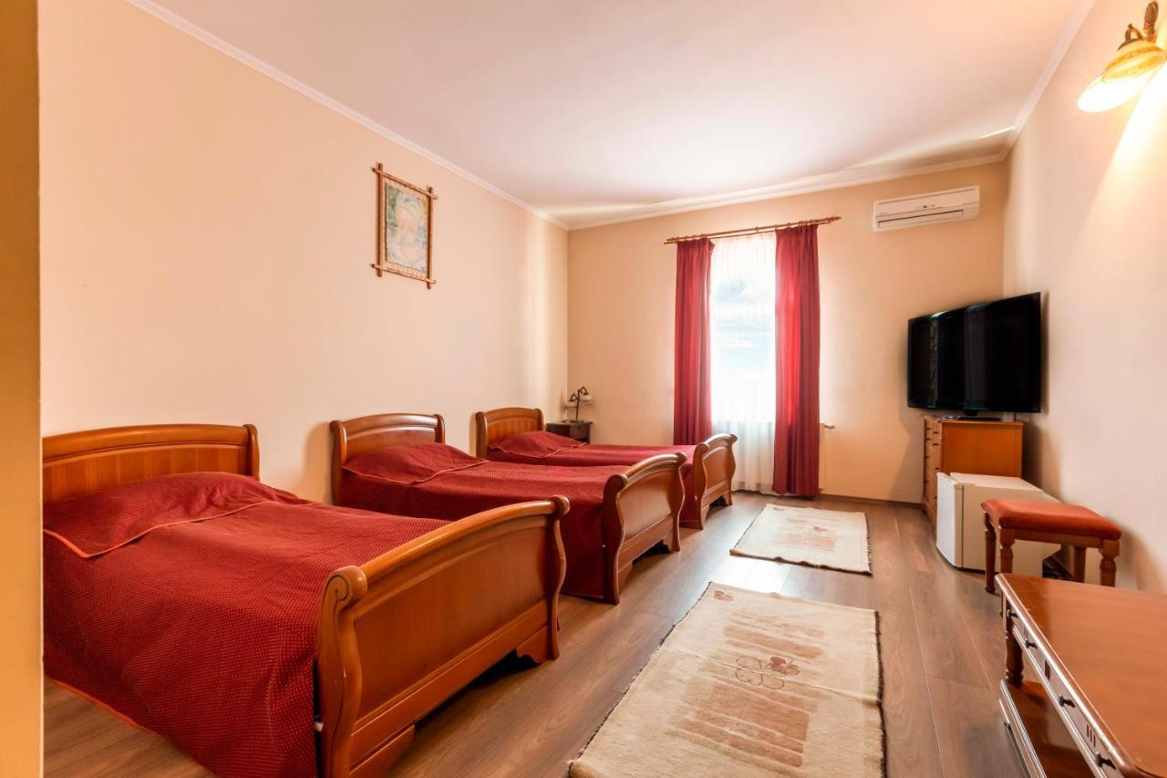 Hotel Denis Daneş Eksteriør billede