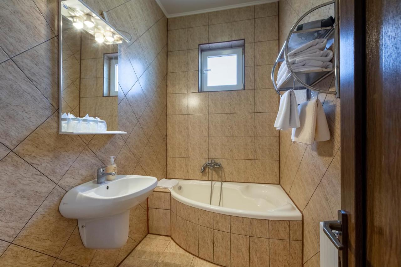 Hotel Denis Daneş Eksteriør billede